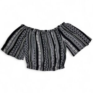 Illa Illa Off Shoulder Boho Crop Top Black Gray Tribal Print Women's Small